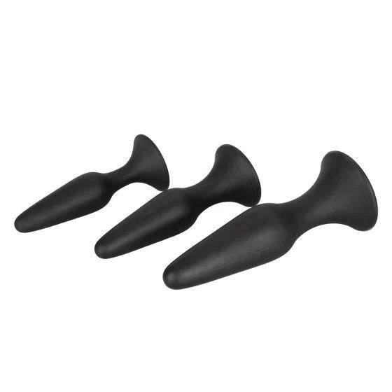 Kit de entrenadores anales CalExotics con 3 tamaños progresivos. Fabricados en silicón suave con base de succión para mayor comodidad y seguridad.
