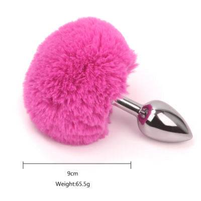 Juguete sexual que combina un plug anal con una cola sintética de conejo decorativa