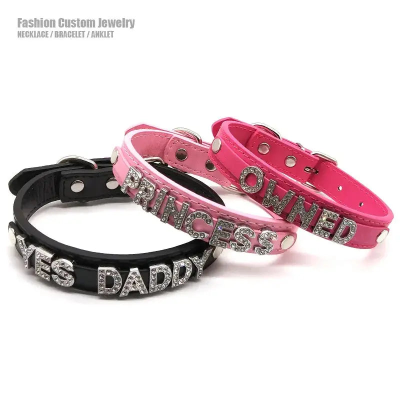 Collar choker con letras de diamantes de imitación custom - Shakti Energy