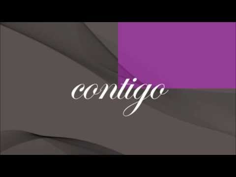 Diseño gráfico promocional de Feromonas en Gel 20ml MUJER con fondo gris y púrpura, destacando la palabra 'contigo' en tipografía elegante.