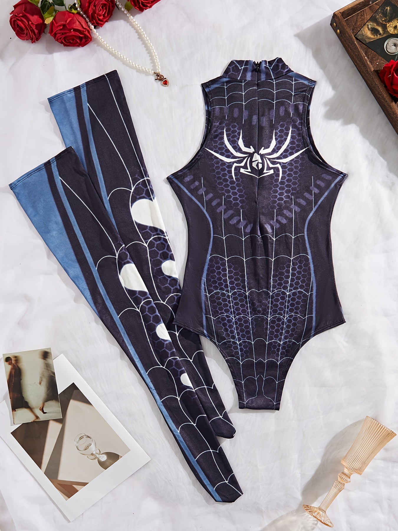 Conjunto de Lencería  para Mujer con Temática de Araña: Body y Calcetines
